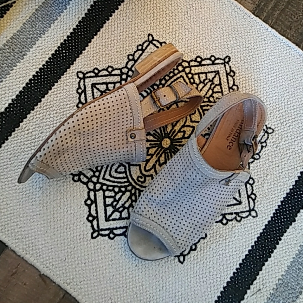 Sundance light Brown Sandals